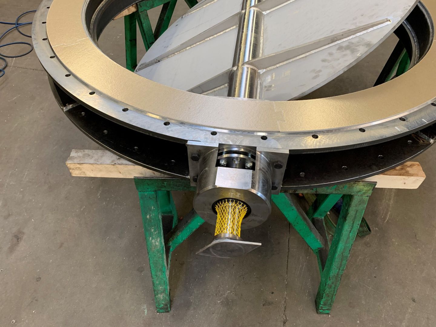 Fabricage en montage van gas afvoerklep